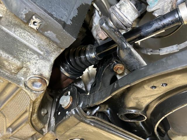 VOLKSWAGEN Tiguan TDI フォルクスワーゲン ティグアン ドライブシャフトブーツ交換 大阪府 和泉市