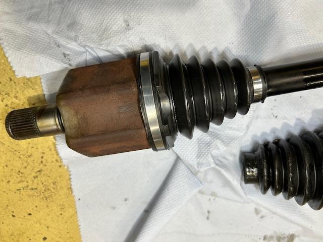 VOLKSWAGEN Tiguan TDI フォルクスワーゲン ティグアン ドライブシャフトブーツ交換 大阪府 和泉市