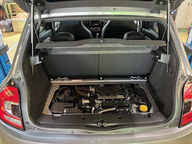 Renault Twingo　ルノー　トゥインゴ　車検整備　ご入庫ありがとうございます！　大阪府　和泉市