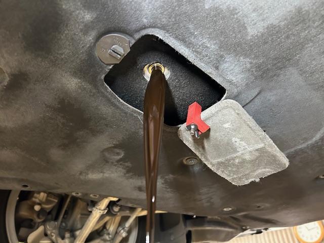 ＢＭＷ 118i F20　エンジンオイル＆フィルター交換ご入庫ありがとうございます！
大阪府　和泉市