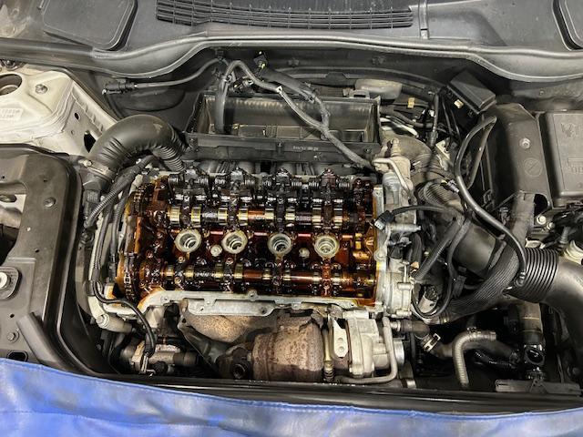 BMW MINI Cooper Ｓ Crossover R60　ミニ　クーパーＳ　クロスオーバー　エンジンオイル漏れ修理　オイルフィルターハウジングガスケット交換　大阪府　和泉市