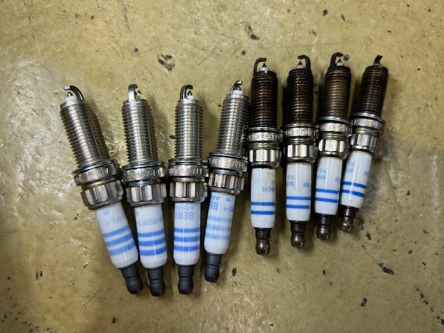 BMW MINI Cooper Ｓ Crossover R60　ミニ　クーパーＳ　クロスオーバー　エンジンオイル漏れ修理　オイルフィルターハウジングガスケット交換　大阪府　和泉市