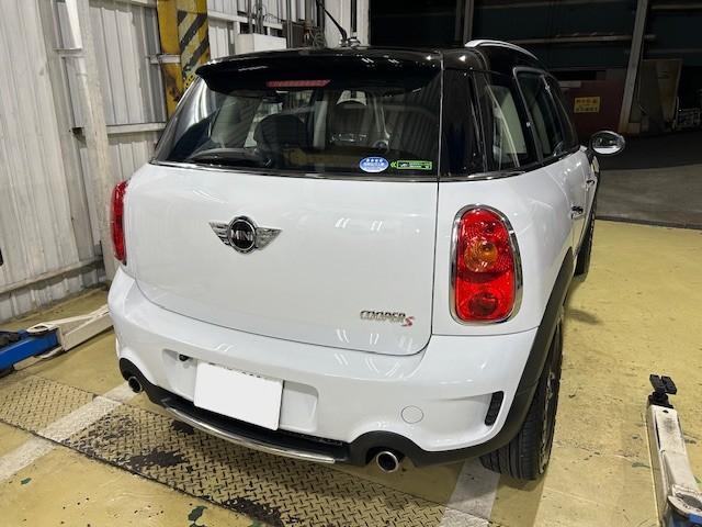 BMW MINI Cooper Ｓ Crossover R60　ミニ　クーパーＳ　クロスオーバー　エンジンオイル漏れ修理　オイルフィルターハウジングガスケット交換　大阪府　和泉市