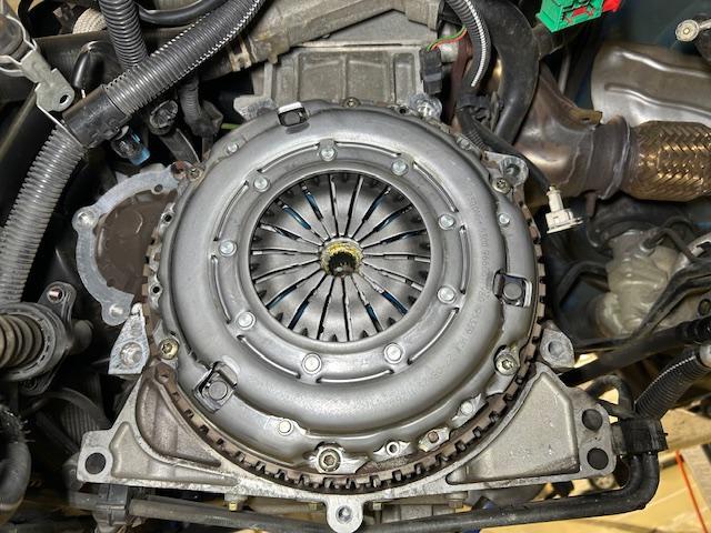 Peugeot 206CC S16　プジョー206CC　エンジン掛けると異音　レリーズベアリング異音　クラッチ交換　冷却水漏れ　ヒーターパイプ交換　大阪府　和泉市