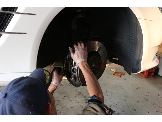 メルセデスベンツ SL350 オイル交換・タイヤ交換・ブレーキパッド清掃