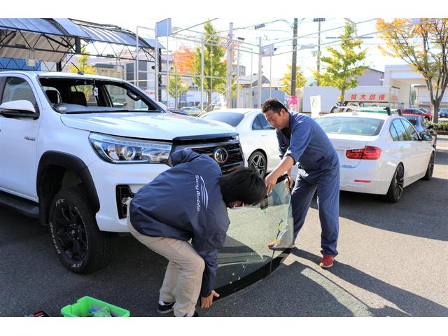 トヨタ ハイラックス ピックアップ フロントガラス交換