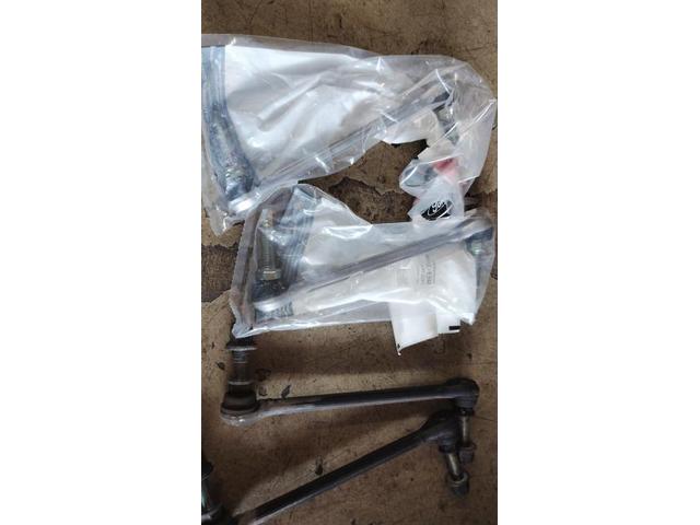 フォード　マスタング　サスペンション・足回り修理・整備