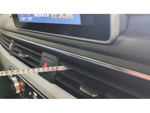 アウディ　Ａ４　エアコンガス その他修理・整備