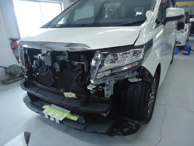 フロントバンパー交換　アルファードハイブリッド　ＤＡＡ-ＡＹＨ30Ｗ　Ｈ28年式　ご新規様　初来店　大阪市　車検　修理　鈑金　塗装　事故修理　パーツ持込取付　西成区　阿倍野区　住吉区　住之江区　