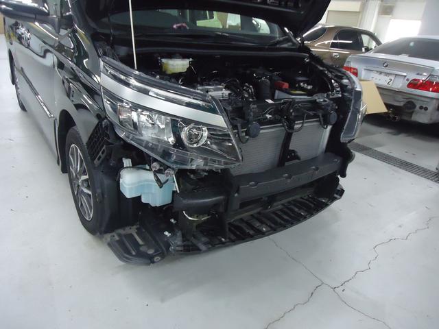 フロントバンパー交換　ヴォクシー　DBA-ZRR80W　H28年式　ご新規様　初来店　大阪市　車検　修理　鈑金　塗装　事故修理　パーツ持込取付　西成区　阿倍野区　住吉区　住之江区　