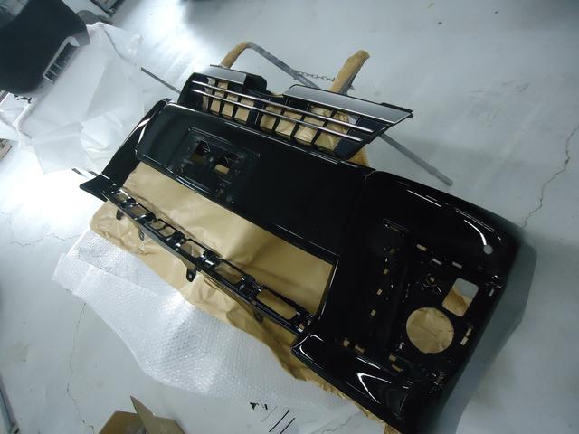 フロントバンパー交換　ヴォクシー　DBA-ZRR80W　H28年式　ご新規様　初来店　大阪市　車検　修理　鈑金　塗装　事故修理　パーツ持込取付　西成区　阿倍野区　住吉区　住之江区　