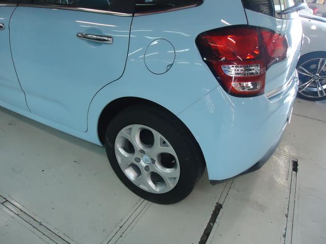 リヤフェンダー板金修理　シトロエンＣ3　ABA-Ａ55Ｆ01　Ｈ25年式　ご新規様　初来店　大阪市　車検　修理　鈑金　塗装　事故修理　パーツ持込取付　西成区　阿倍野区　住吉区　住之江区　