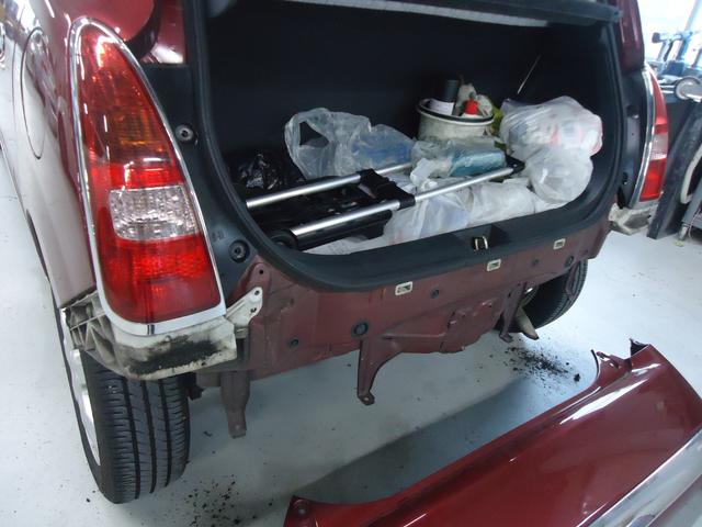 リヤバンパー交換　ミラジーノ　DBA-L650S　H17年式　ご新規様　初来店　大阪市　車検　修理　鈑金　塗装　事故修理　パーツ持込取付　西成区　阿倍野区　住吉区　住之江区　