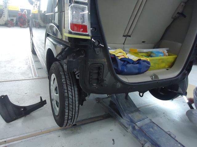 リヤバンパー交換　N・BOX　DBA-JF1　H25年式　ご新規様　初来店　大阪市　車検　修理　鈑金　塗装　事故修理　パーツ持込取付　西成区　阿倍野区　住吉区　住之江区　