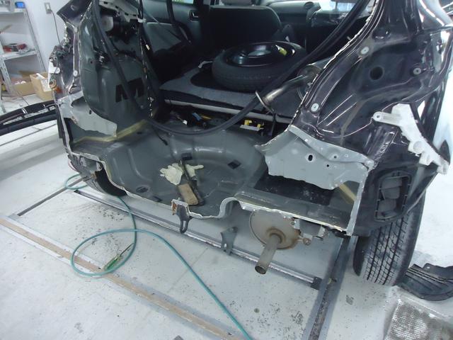 リヤ廻り修理　デミオ　DBA-DE3FS　H20年式　ご新規様　初来店　大阪市　車検　修理　鈑金　塗装　事故修理　パーツ持込取付　西成区　阿倍野区　住吉区　住之江区　