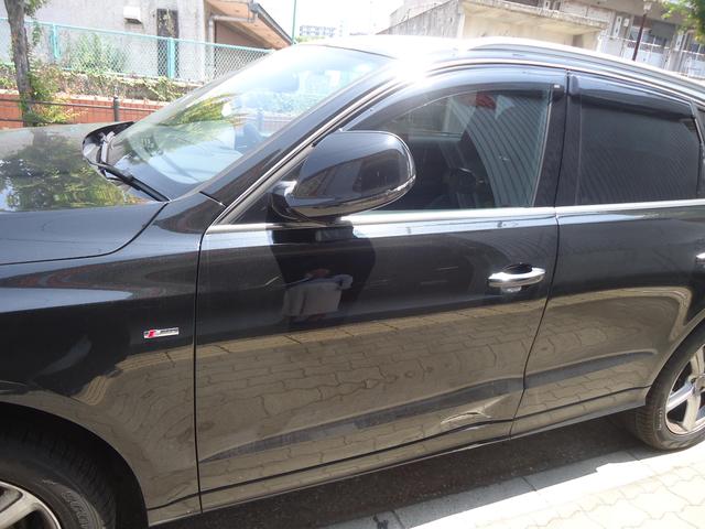 左フロントドア交換　アウディQ5　ABA-8RCNCF　H29年式　ご新規様　初来店　大阪市　車検　修理　鈑金　塗装　事故修理　パーツ持込取付　西成区　阿倍野区　住吉区　住之江区　