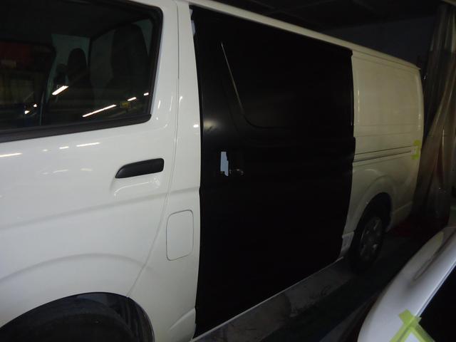 左スライドドア交換　ハイエース　GDH201V　ご新規様　初来店　大阪市　車検　修理　鈑金　塗装　事故修理　パーツ持込取付　西成区　阿倍野区　住吉区　住之江区　
 
