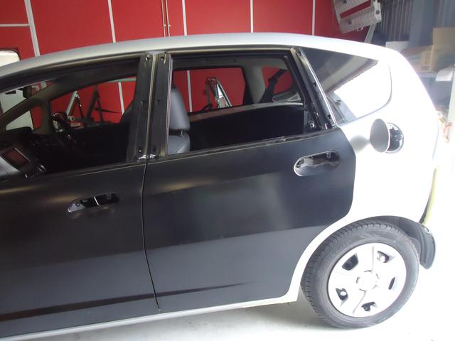 左側面修理　フィットハイブリッド　DAA-GP1　ご新規様　初来店　大阪市　車検　修理　鈑金　塗装　事故修理　パーツ持込取付　西成区　阿倍野区　住吉区　住之江区　