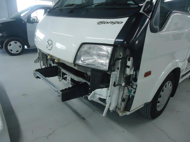 ボディ廻り修理　ボンゴバン　DBF-SLP2V　H28年式　ご新規様　初来店　大阪市　車検　修理　鈑金　塗装　事故修理　パーツ持込取付　西成区　阿倍野区　住吉区　住之江区　