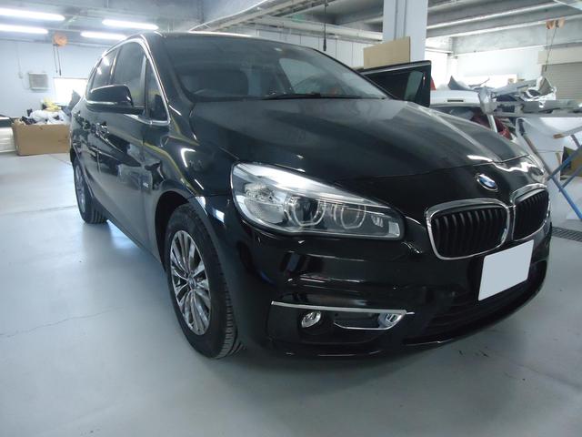 フロントバンパー交換　BMW218ｄ　LDA-2C20　H30年式　ご新規様　初来店　大阪市　車検　修理　鈑金　塗装　事故修理　パーツ持込取付　西成区　阿倍野区　住吉区　住之江区　