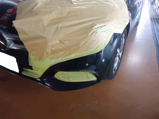 フロントバンパー修理　ベンツC180　DBA-205040C　H29年式　ご新規様　初来店　大阪市　車検　修理　鈑金　塗装　事故修理　パーツ持込取付　西成区　阿倍野区　住吉区　住之江区　