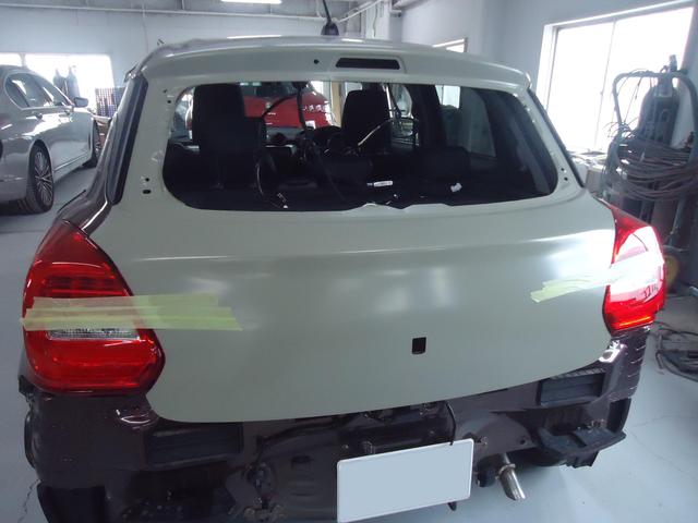 リヤ廻り修理　スイフト　DBA-ZC83S　H29年式　ご新規様　初来店　大阪市　車検　修理　鈑金　塗装　事故修理　パーツ持込取付　西成区　阿倍野区　住吉区　住之江区　