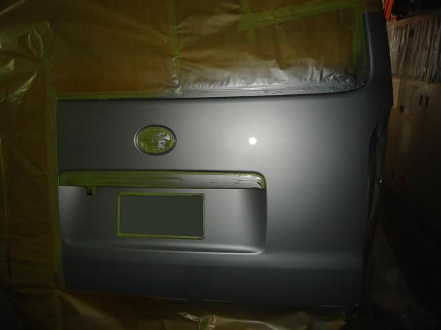 リヤ廻り修理　ハイエース　QDF-GDH206V　H30年式　ご新規様　初来店　大阪市　車検　修理　鈑金　塗装　事故修理　パーツ持込取付　西成区　阿倍野区　住吉区　住之江区　