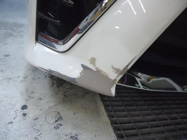 フロントバンパー修理　ヴォクシー　ＺＷＲ８０　ご新規様　初来店　大阪市　車検　修理　鈑金　塗装　事故修理　パーツ持込取付　西成区　阿倍野区　住吉区　住之江区