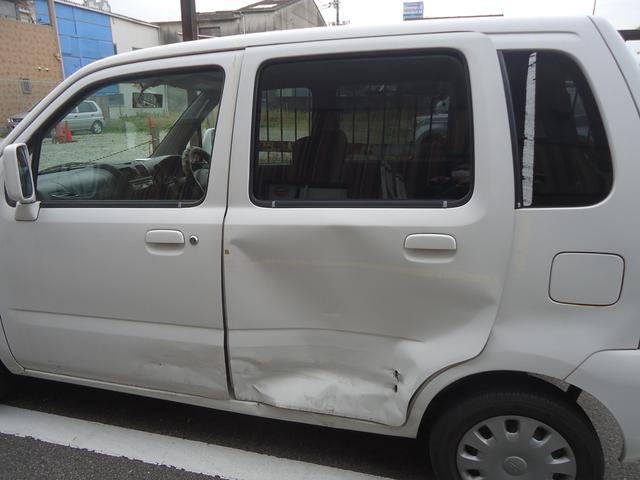 左側面修理　ワゴンR　UA-MC22S　H15年式　ご新規様　初来店　大阪市　車検　修理　鈑金　塗装　事故修理　パーツ持込取付　西成区　阿倍野区　住吉区　住之江区　