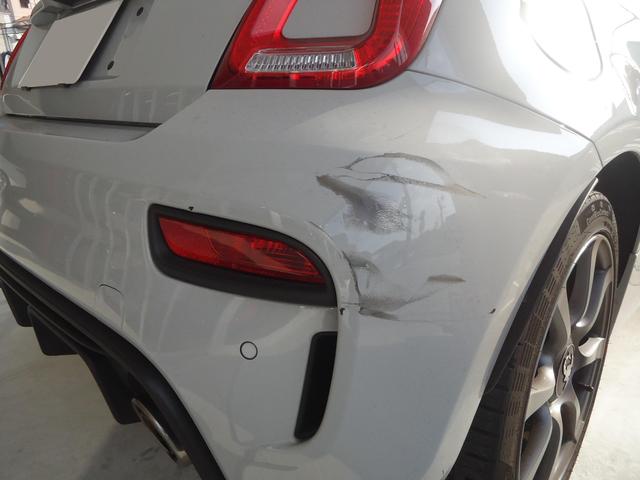 リヤバンパー交換　アバルト５９５　ABA-31214T　Ｒ１年式　ご新規様　初来店　大阪市　車検　修理　鈑金　塗装　事故修理　パーツ持込取付　西成区　阿倍野区　住吉区　住之江区