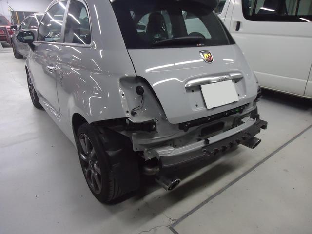 リヤバンパー交換　アバルト５９５　ABA-31214T　Ｒ１年式　ご新規様　初来店　大阪市　車検　修理　鈑金　塗装　事故修理　パーツ持込取付　西成区　阿倍野区　住吉区　住之江区