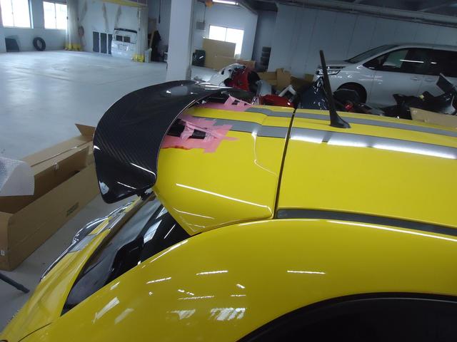 リヤスポイラー取付　アバルト６９５　312141　H23年式　ご新規様　初来店　大阪市　車検　修理　鈑金　塗装　事故修理　パーツ持込取付　西成区　阿倍野区　住吉区　住之江区　