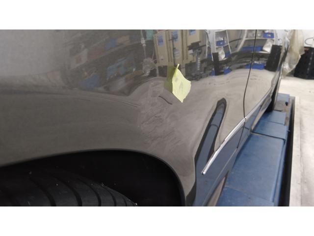 右リヤフェンダー修理　メルセデスベンツＥ２５０　ＤＢＡ－２０７３４７　Ｈ２２年式　ご新規様　初来店　大阪市　車検　修理　鈑金　塗装　事故修理　パーツ持込取付　西成区　阿倍野区　住吉区　住之江区