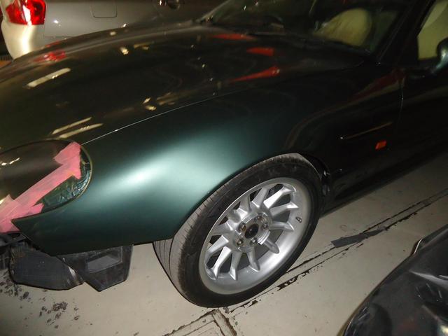 左フロント廻り修理　アストンマーチンＤＢ－７　ご新規様　初来店　大阪市　車検　修理　鈑金　塗装　事故修理　パーツ持込取付　西成区　阿倍野区　住吉区　住之江区　
 
