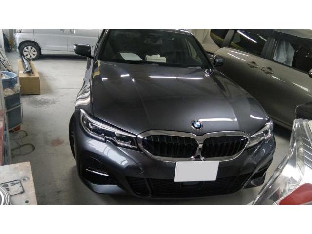 サイドステップカバー交換　BMW320ｄ　R3年式　ご新規様　初来店　大阪市　車検　修理　鈑金　塗装　事故修理　パーツ持込取付　西成区　阿倍野区　住吉区　住之江区　