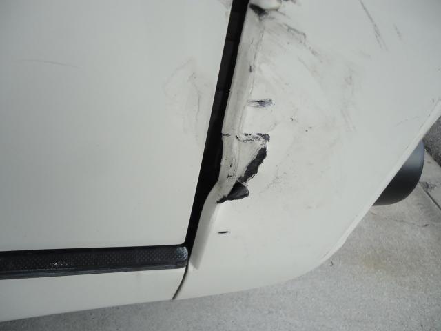 右フロント廻り修理　ハイエース　QDF-GDH201V　R2年式　ご新規様　初来店　大阪市　車検　修理　鈑金　塗装　事故修理　パーツ持込取付　西成区　阿倍野区　住吉区　住之江区　