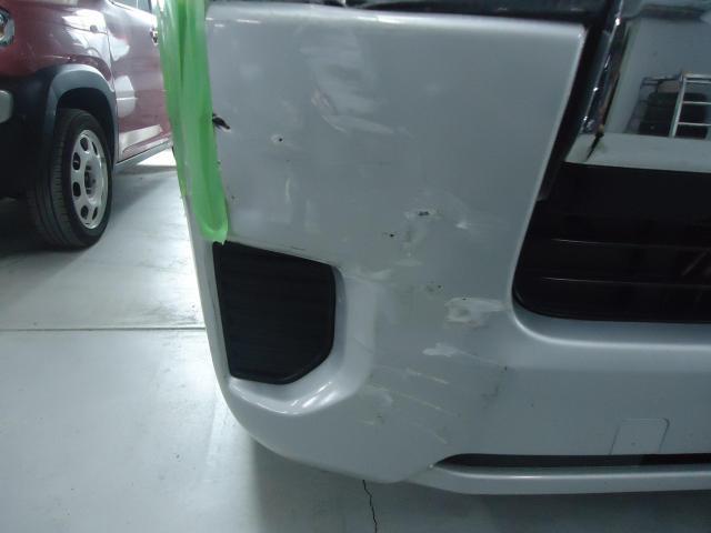 右フロント廻り修理　ハイエース　QDF-GDH201V　R1年式　ご新規様　初来店　大阪市　車検　修理　鈑金　塗装　事故修理　パーツ持込取付　西成区　阿倍野区　住吉区　住之江区　