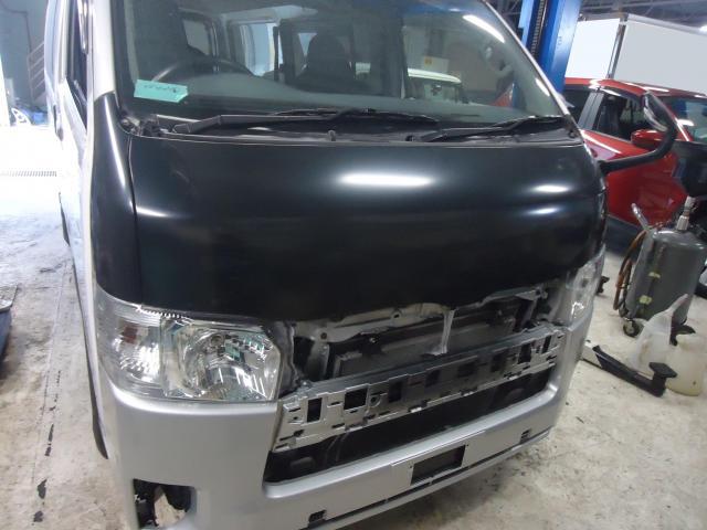 右フロント廻り修理　ハイエース　QDF-GDH201V　R1年式　ご新規様　初来店　大阪市　車検　修理　鈑金　塗装　事故修理　パーツ持込取付　西成区　阿倍野区　住吉区　住之江区　