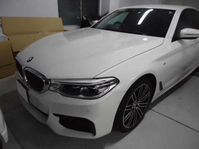 トランクパネル修理　ＢＭＷ５２３ｄ　ご新規様　初来店　大阪市　車検　修理　鈑金　塗装　事故修理　パーツ持込取付　西成区　阿倍野区　住吉区　住之江区　