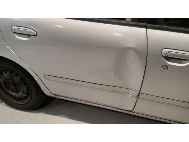 右リヤドア修理　プリメーラ　E-P11　H7年式　ご新規様　初来店　大阪市　車検　修理　鈑金　塗装　事故修理　パーツ持込取付　西成区　阿倍野区　住吉区　住之江区　