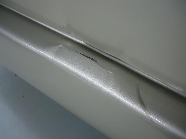 リヤ廻り修理　ハイエース　CBA-TRH224W　H30年式　ご新規様　初来店　大阪市　車検　修理　鈑金　塗装　事故修理　パーツ持込取付　西成区　阿倍野区　住吉区　住之江区　