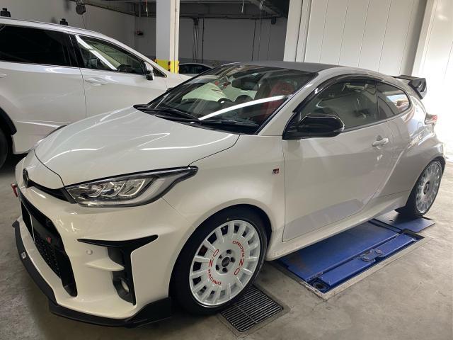 スタッドレスタイヤ＆ホイールセット交換　トヨタ　ＧＲヤリス　ファーストエディション　Ｒ３年式　ご新規様　初来店　大阪市　車検　修理　鈑金　塗装　事故修理　パーツ持込取付　西成区　阿倍野区　住吉区　住之江区　堺市