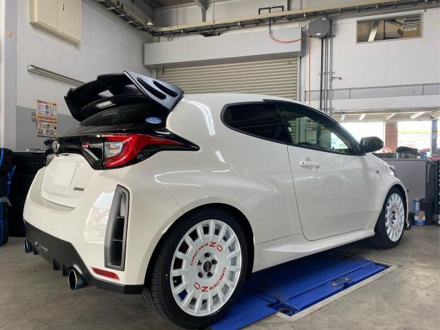 スタッドレスタイヤ＆ホイールセット交換　トヨタ　ＧＲヤリス　ファーストエディション　Ｒ３年式　ご新規様　初来店　大阪市　車検　修理　鈑金　塗装　事故修理　パーツ持込取付　西成区　阿倍野区　住吉区　住之江区　堺市