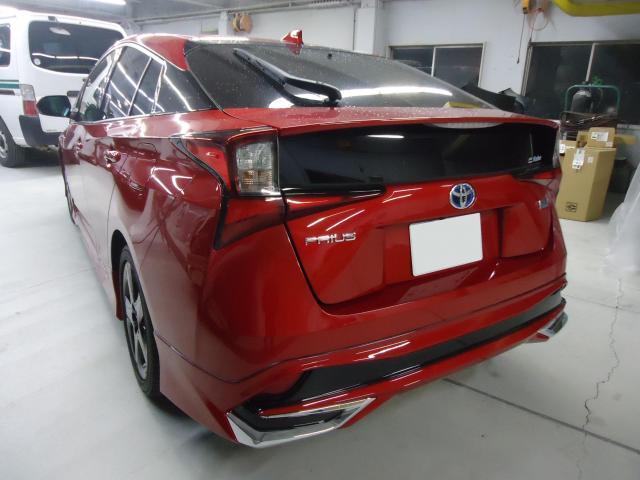 リヤバンパー修理　プリウス　DAA-ZVW51　R1年式　ご新規様　初来店　大阪市　車検　修理　鈑金　塗装　事故修理　パーツ持込取付　西成区　阿倍野区　住吉区　住之江区　
 
