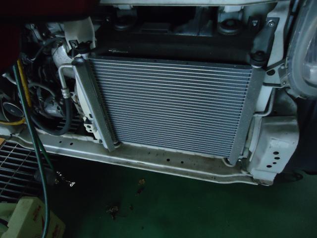 フロント廻り修理　アルト　ＨＢＤ－ＨＡ２５Ｖ　Ｈ２２年式　ご新規様　初来店　大阪市　車検　修理　鈑金　塗装　事故修理　パーツ持込取付　西成区　阿倍野区　住吉区　住之江区　