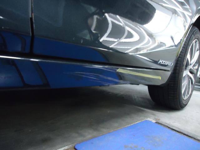 サイドステップ修理　レクサスＥＳ　６ＡＡ－ＡＸＺＨ１１　ご新規様　初来店　大阪市　車検　修理　鈑金　塗装　事故修理　パーツ持込取付　西成区　阿倍野区　住吉区　住之江区　