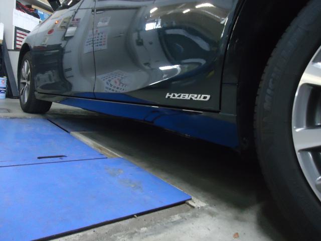 サイドステップ修理　レクサスＥＳ　６ＡＡ－ＡＸＺＨ１１　ご新規様　初来店　大阪市　車検　修理　鈑金　塗装　事故修理　パーツ持込取付　西成区　阿倍野区　住吉区　住之江区　