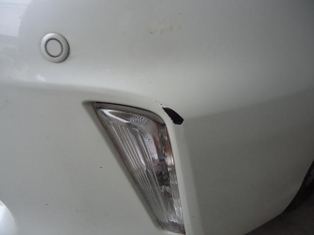 フロントバンパー交換　プリウスα　ＤＡＡ－ＺＶＷ４０Ｗ　Ｈ２５年式　ご新規様　初来店　大阪市　車検　修理　鈑金　塗装　事故修理　パーツ持込取付　西成区　阿倍野区　住吉区　住之江区　