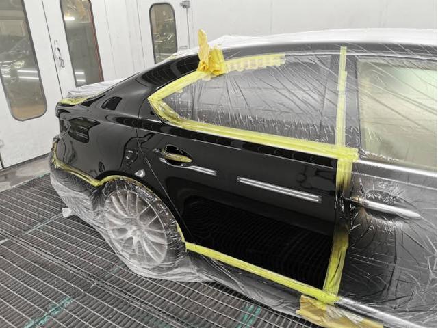 右サイド修理　レクサスＬＳ６００ｈ　ＤＡＡ－ＵＶＦ４５　ご新規様　初来店　大阪市　車検　修理　鈑金　塗装　事故修理　パーツ持込取付　西成区　阿倍野区　住吉区　住之江区　