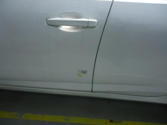 左フロントドア板金　インサイト　６ＡＡ－ＺＥ４　Ｒ１年式　ご新規様　初来店　大阪市　車検　修理　鈑金　塗装　事故修理　パーツ持込取付　西成区　阿倍野区　住吉区　住之江区　